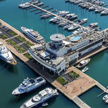 Готель Yacht Club Marina Di Лоано Екстер'єр фото