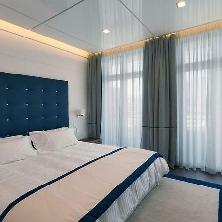 Готель Yacht Club Marina Di Лоано Екстер'єр фото