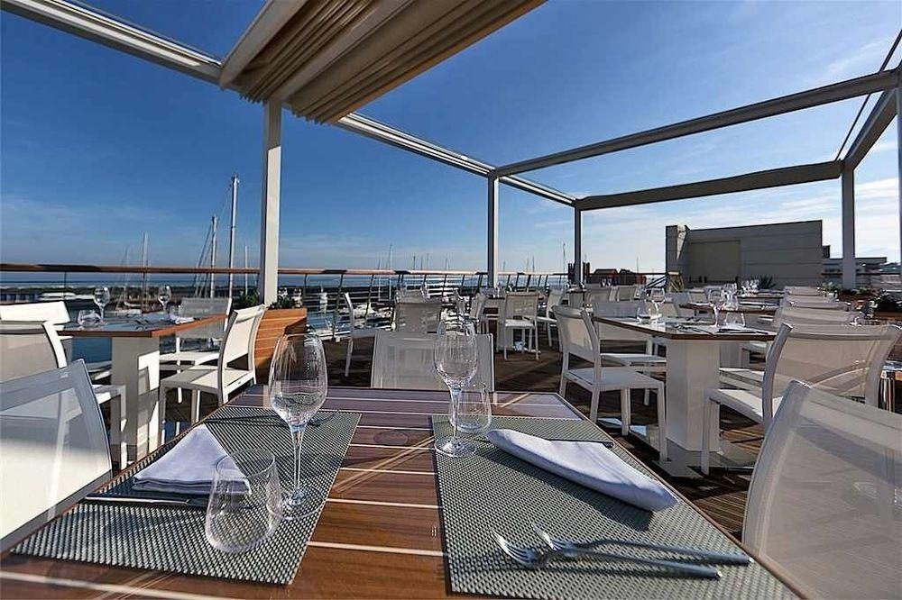 Готель Yacht Club Marina Di Лоано Екстер'єр фото