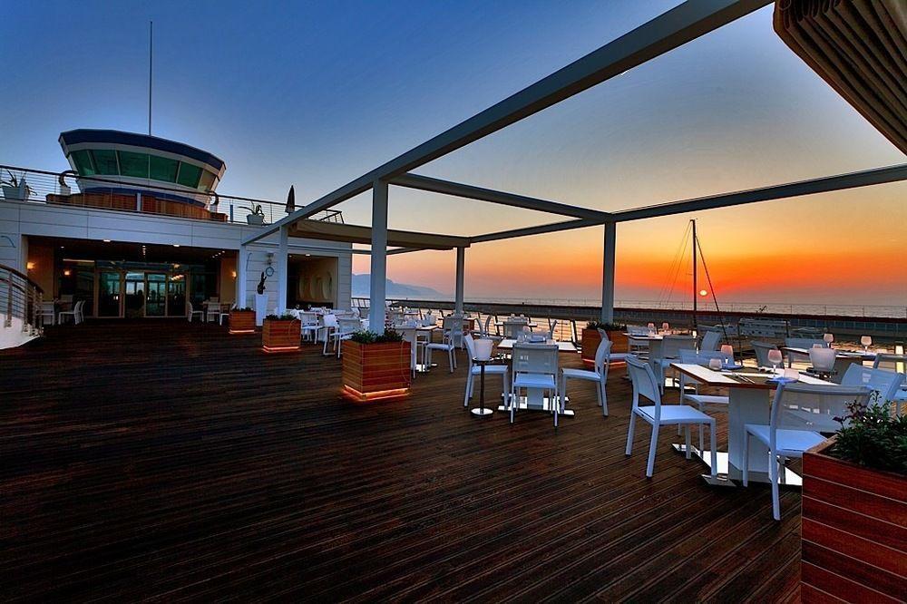 Готель Yacht Club Marina Di Лоано Екстер'єр фото
