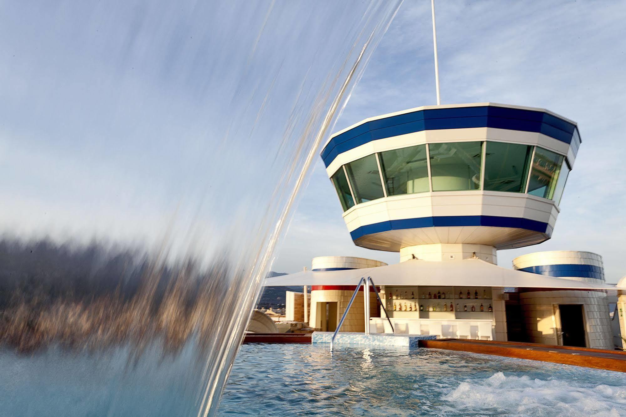 Готель Yacht Club Marina Di Лоано Екстер'єр фото